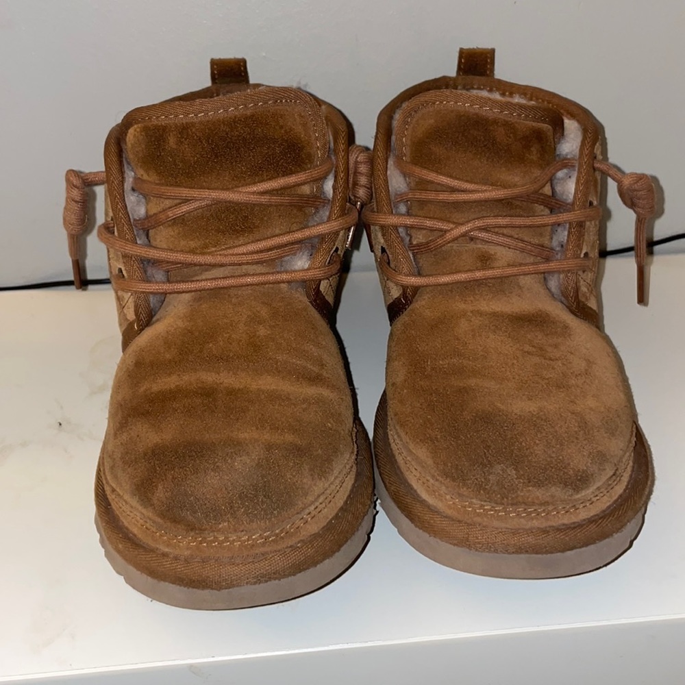 Neumel Uggs brown